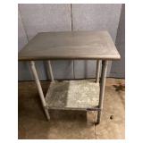 30 x 24 x 38 ss table w/ undershelf