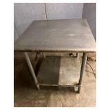 30 x 30 x 33 ss table