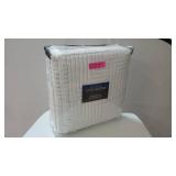 City Scene Maze White Quilt Set, King