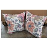 Blazing Needles 17-inch Square Outdoor Throw Pillows (Set of 2)