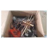 Twink Modern Artistic Black Gold 4-light Geometric Sputnik Pendant Lights - Black & Gold - L12"xW12"xH16"- Retail:$239.99