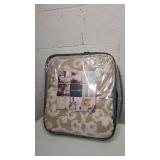 Madison Park Sarah Tufted Cotton Chenille Bedspread Set - King/Cal King- Retail:$111.49