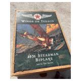 model airplane appears new - box is damaged