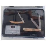 2 Buck Knives in Collectors Tin - Trapper and Toothpick Combo