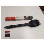 Dual Grill Brush amd Grill Mat