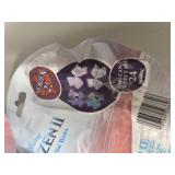 Frozen 2 Surprise Bows and scruchies, case