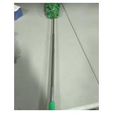 Kikkerland Extendable Duster - Green