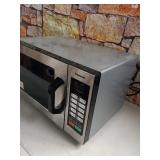 Panasonic 0.8 Cu. Ft. Countertop Microwave, Stainless Steel- Retail $295