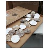 Stratton Home Decor Claudette Modern Wall Decor S13551