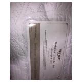 VEEYOO 3 Pieces Bedspread Oversized King - Ultrasonic Embossing Lightweight Quilt Set, Soft Microfiber Reversible Coverlet for All Seasons (White, 1 Bedspread, 2 Shams)