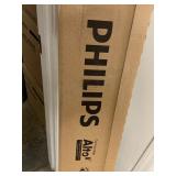 Box of 4ft long Philips Alto II Technology Light Bulbs