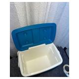 Nice Igloo cooler