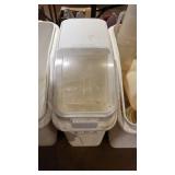 (3) Rubbermaid Ingredient Bins