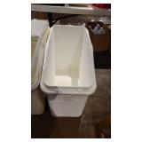 (3) Rubbermaid Ingredient Bins