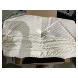 Historic Charleston Collection Matelasse Bedspread  - King / White - Retail $199.99