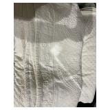 Historic Charleston Collection Matelasse Bedspread  - King / White - Retail $199.99