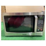 Toshiba - Microwave Oven with Smart Sensor - Stainless Steel - Retail:$129.99