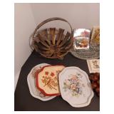 Misc decor and fruit basket