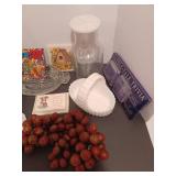 Misc decor and fruit basket