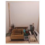 Misc garden, wood basket and shelf