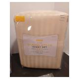 Queen sheets NIP, diffuser and computer pillow