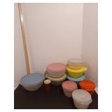 Tupperware w/ lids