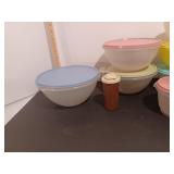 Tupperware w/ lids