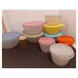Tupperware w/ lids