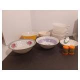 Misc kitchen, vintage bowls