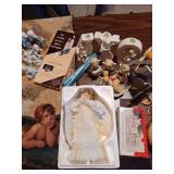 Misc angel decor, tapestry (LIGHTS UP)