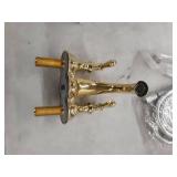 miscellaneous Plumbing stuff see photos for contents