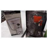 miscellaneous Plumbing stuff see photos for contents