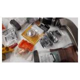 miscellaneous Plumbing stuff see photos for contents