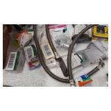 miscellaneous Plumbing stuff see photos for contents