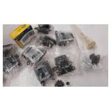 miscellaneous Plumbing stuff see photos for contents