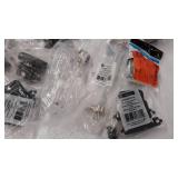 miscellaneous Plumbing stuff see photos for contents