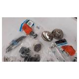 miscellaneous Plumbing stuff see photos for contents