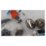 miscellaneous Plumbing stuff see photos for contents