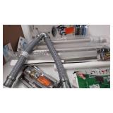 miscellaneous Plumbing stuff see photos for contents