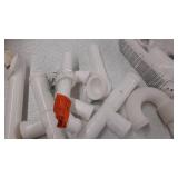 miscellaneous Plumbing stuff see photos for contents