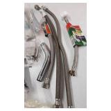 miscellaneous Plumbing stuff see photos for contents