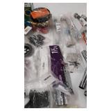 miscellaneous Plumbing stuff see photos for contents