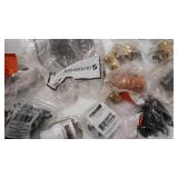 miscellaneous Plumbing stuff see photos for contents