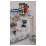 miscellaneous Plumbing stuff see photos for contents