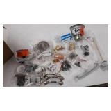 miscellaneous Plumbing stuff see photos for contents