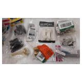 miscellaneous Plumbing stuff see photos for contents