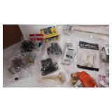 miscellaneous Plumbing stuff see photos for contents