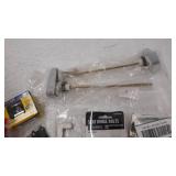 miscellaneous Plumbing stuff see photos for contents