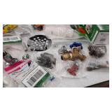 miscellaneous Plumbing stuff see photos for contents