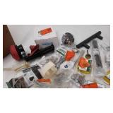 miscellaneous Plumbing stuff see photos for contents